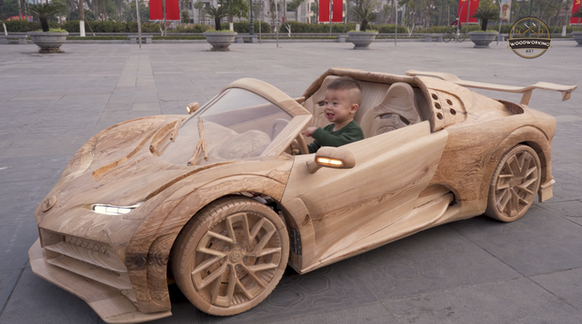 Bản sao bằng gỗ chiếc Bugatti Centodieci gây ấn tượng vượt ra cả thế giới.