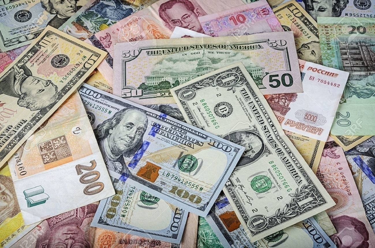 Tỷ giá ngoại tệ ngày 13/3: Đồng USD bật đà tăng trong phiên cuối tuần.