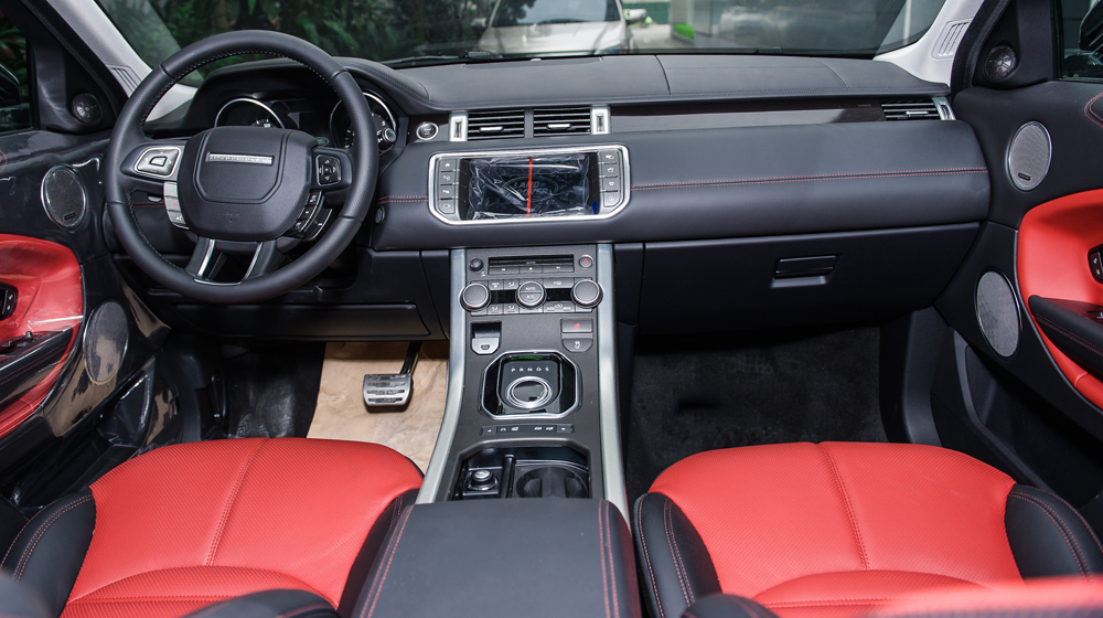 Range Rover Evoque có nội thất và trang thiết bị thoải mái và tiện tích cho người dùng.