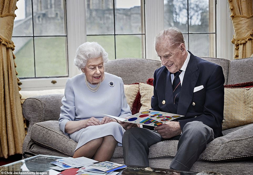 Vương tế có cuộc hôn nhân bền chặt suốt 73 năm với nữ hoàng Elizabeth II.