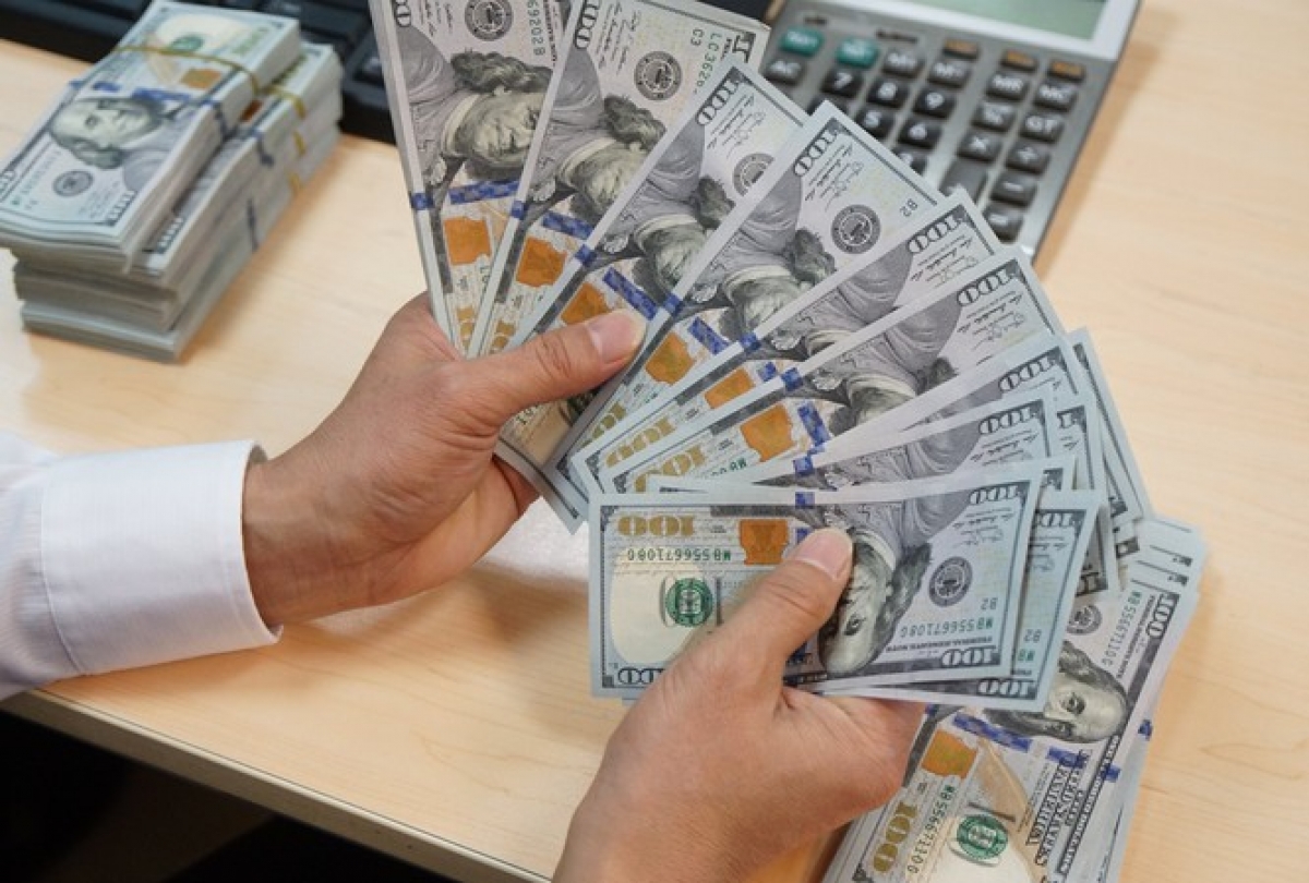 Tỷ giá USD hôm nay 14/4: Lao dốc sâu do những lo ngại về lạm phát