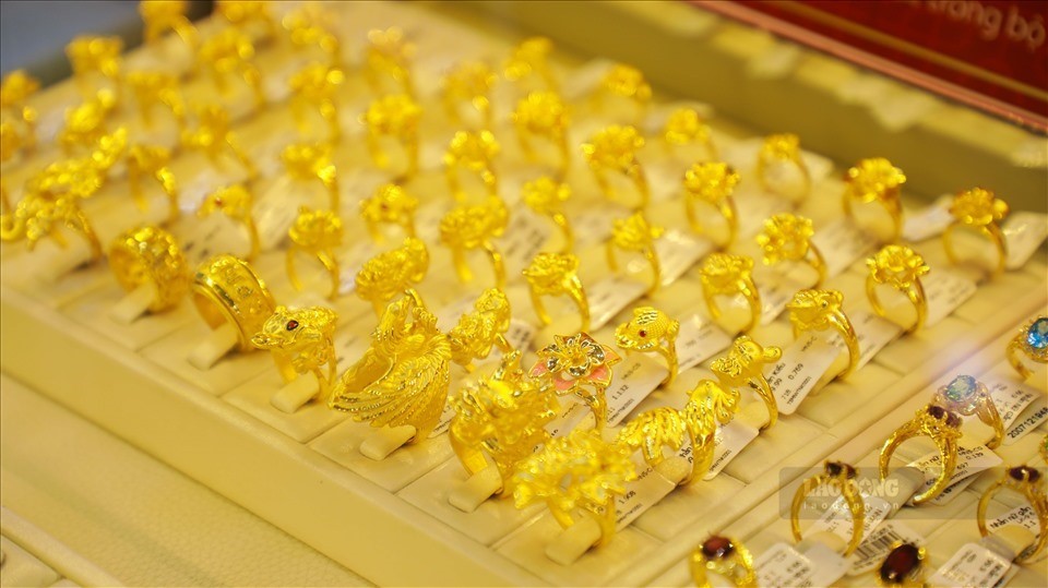 Giá vàng hôm nay 19/4: Tiếp tục giữ đà tăng sau một tuần