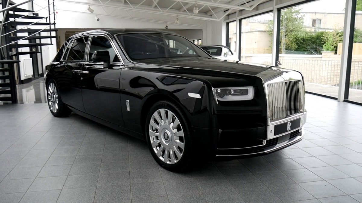Đại gia giấu mặt tậu Rolls-Royce Phantom VIII hơn 50 tỷ đồng là ai? - Ảnh 1