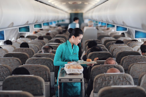 Toàn bộ nhân sự Vietnam Airlines 'bay' nửa mức lương, hãng hàng không quốc gia 'kêu cứu' vì khoản lỗ khổng lồ - Ảnh 3