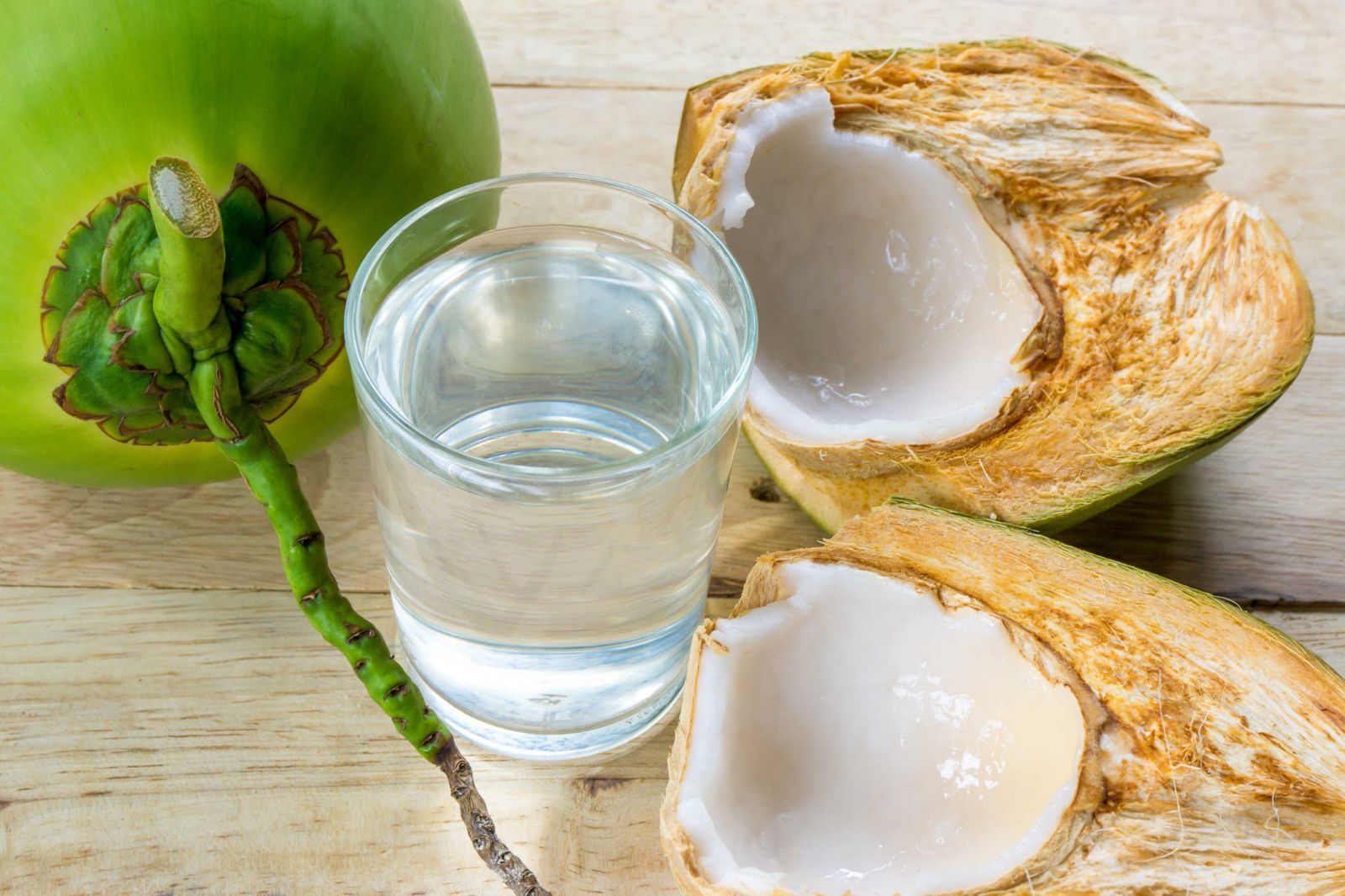 Nước dừa rất mát bổ nhưng những trường hợp sau đây không nên uống nước dừa kẻo mang họa vào thân