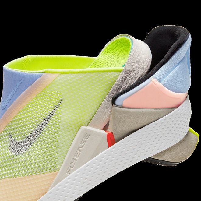 Mẫu giày Nike đi không cần dùng tay bị đội giá lên gấp gần 20 lần trên thị trường 'pass đồ' - Ảnh 4