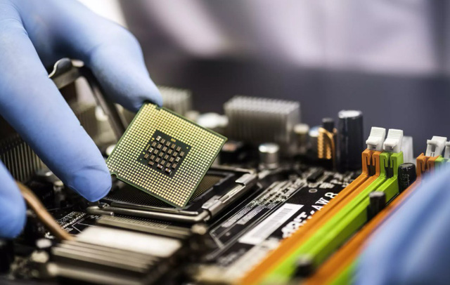 Cuộc khủng hoảng chip chưa có hồi kết tại Mỹ: Ô tô sản xuất ra chỉ nằm một chỗ, khách đặt hàng vài tháng vẫn không có xe để giao