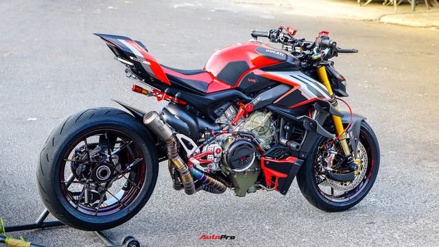 Bản độ Ducati Streetfighter V4 hoành tráng tiêu tốn tới cả tỷ đồng để 'lên đồ chơi' - Ảnh 2