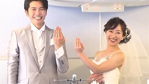 Đám cưới trên không thu hút được sự quan tâm, chú ý của nhiều người trẻ Nhật Bản.