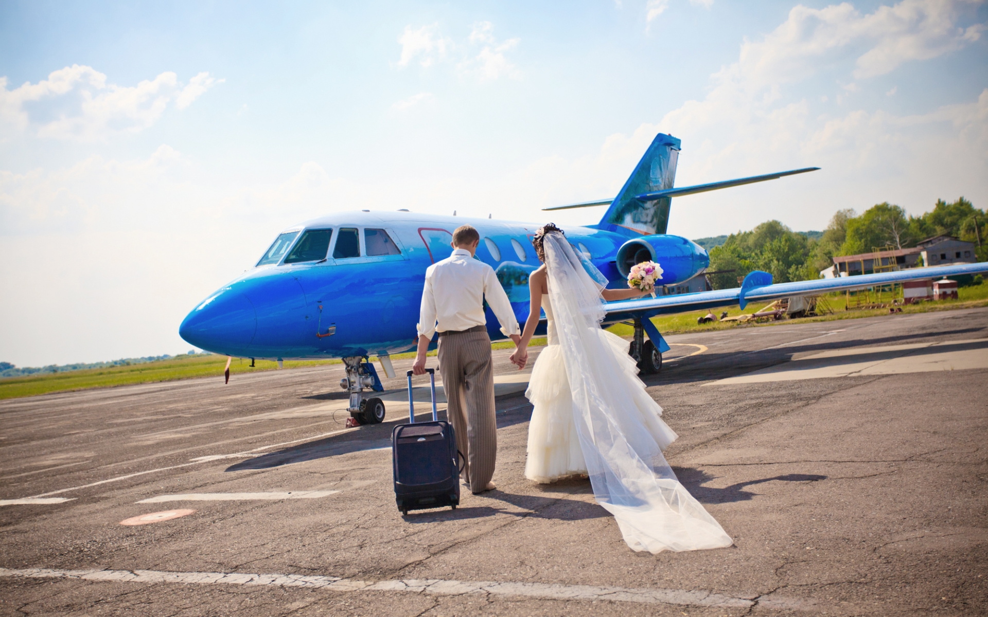 Nở rộ dịch vụ làm đám cưới trên không để tránh Covid tại Nhật Bản.