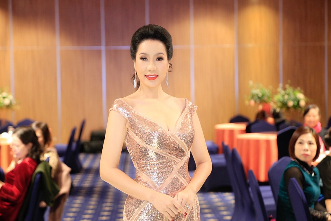 Hiện tại, Trịnh Kim Chi đảm nhiệm vai trò bà bầu của nhà hát kịch Trịnh Kim Chi, phó chủ tịch Hộ sân khấu TP.HCM.