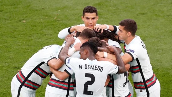 Thế nhưng Bồ Đào Nha lại có bàn thắng mở tỷ số khá may mắn của Guerreiro.