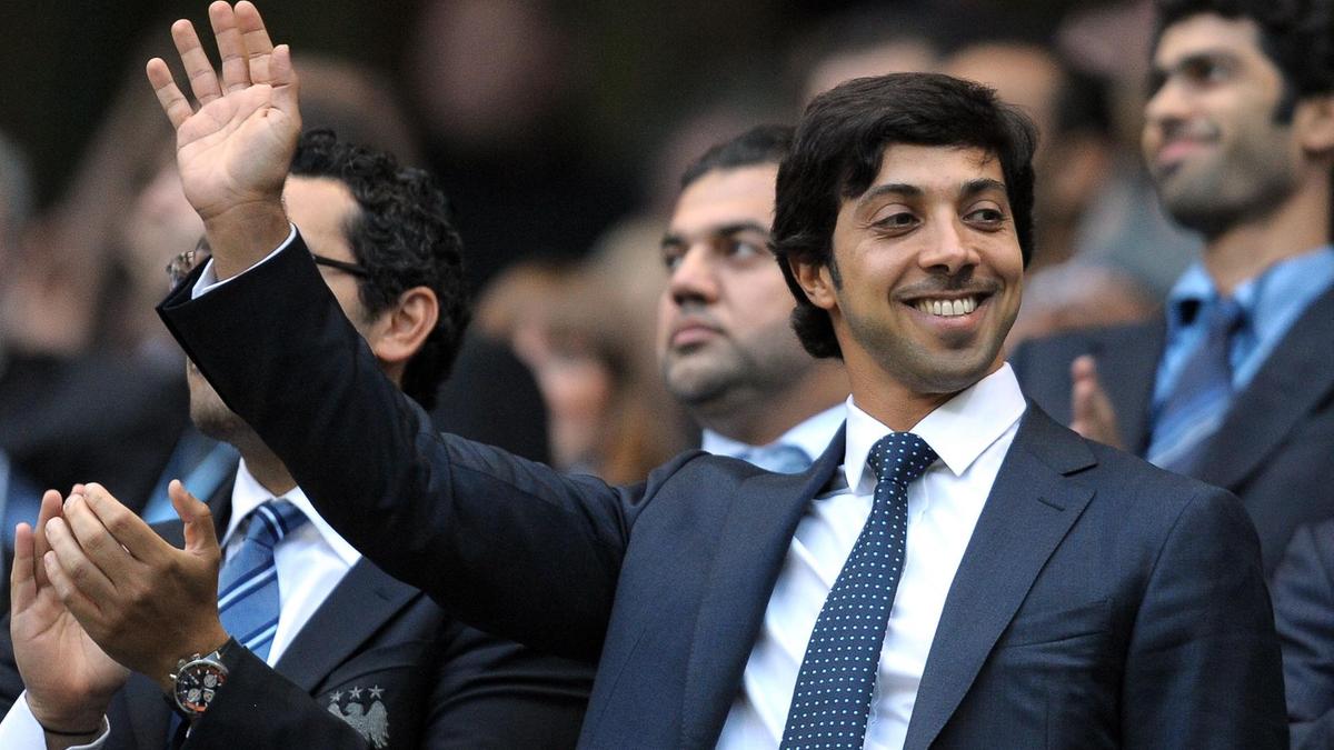 Sheikh Mansour - hoàng tử UAE giàu 'nứt đố đổ vách' và niềm đam mê đầu tư vào bóng đá - Ảnh 5