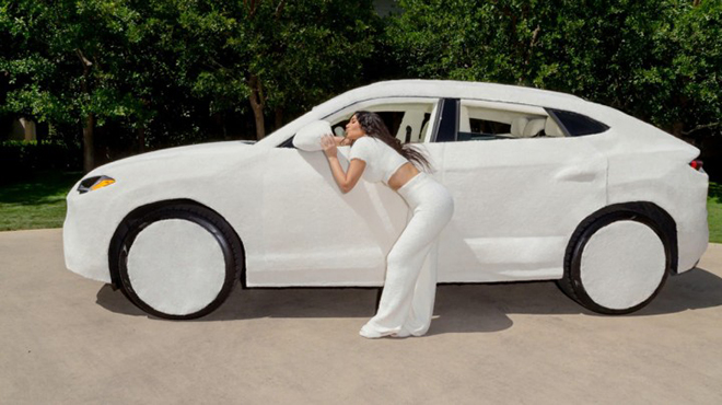 Xe của sao: Lamborghini Urus "bọc kín lông" kỳ lạ của Kim Kardashian 