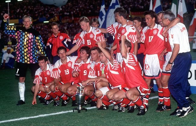 Câu chuyện EURO: Sự thật phía sau hành trình kỳ lạ vô địch châu Âu năm 1992 của 'những chú lính chì dũng cảm' - Ảnh 8