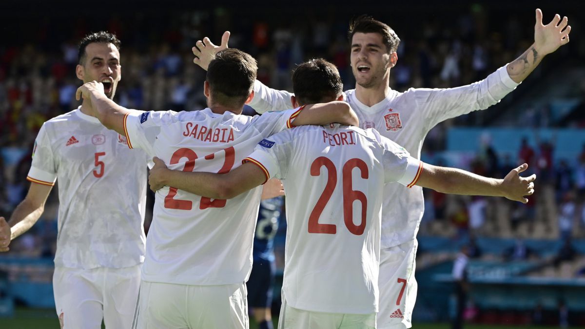 Tây Ban Nha thắng dễ 5-0 trước Slovakia.