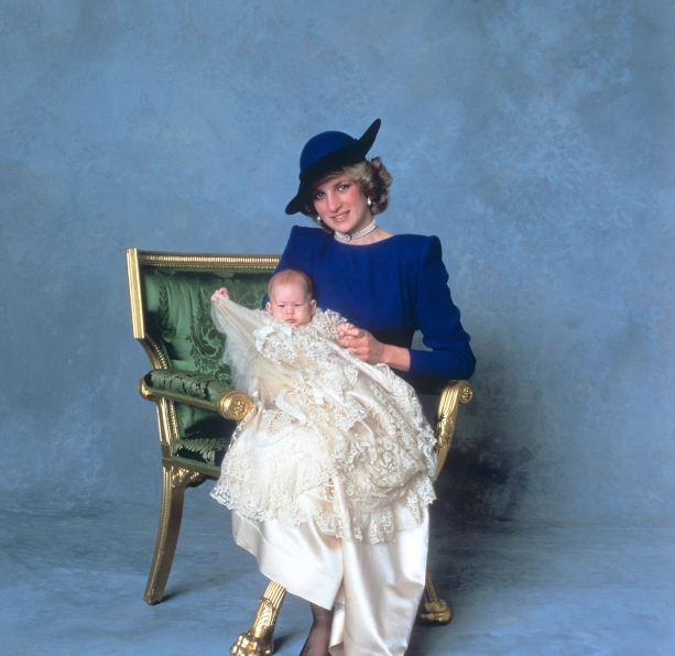 Nhìn lại những khoảnh khắc đáng nhớ nhất trong cuộc đời Công nương Diana - Ảnh 8
