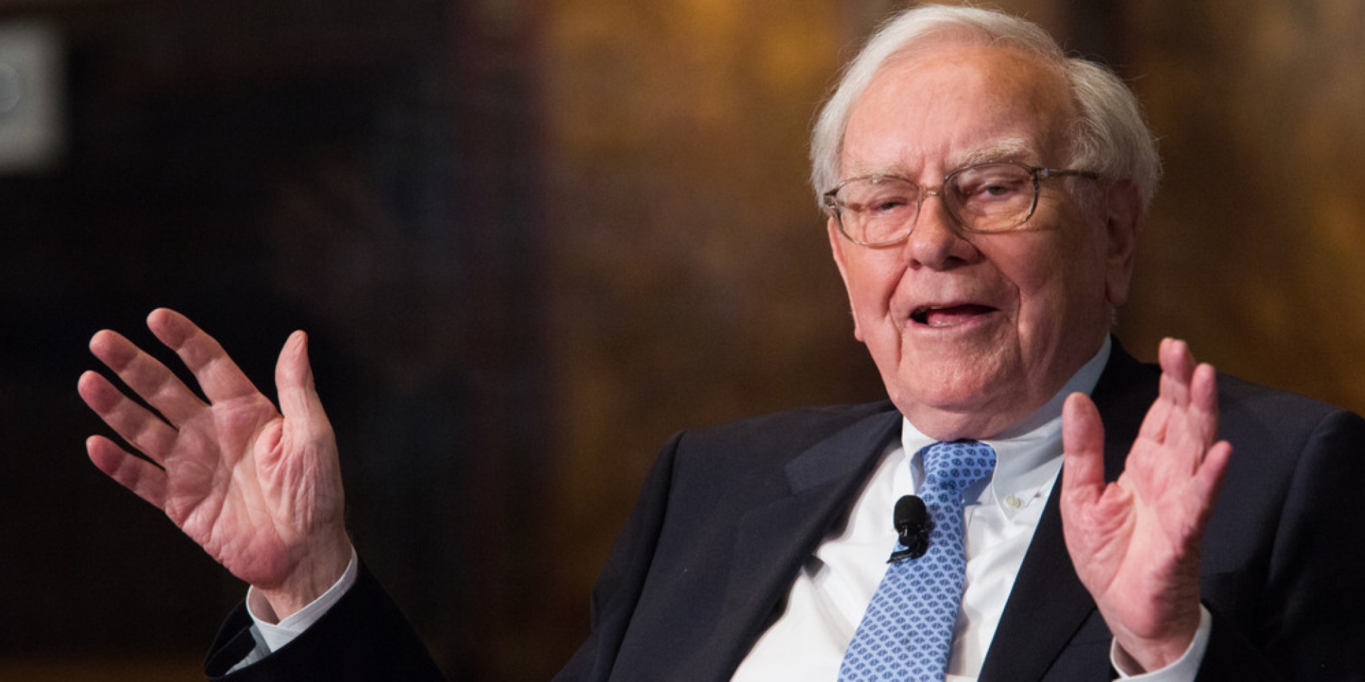 Vì sao tỷ phú Warren Buffett muốn làm từ thiện hết khối tài sản 100 tỷ USD? Có thực sự các con của ông không được thừa hưởng gì từ người bố giàu có? - Ảnh 1