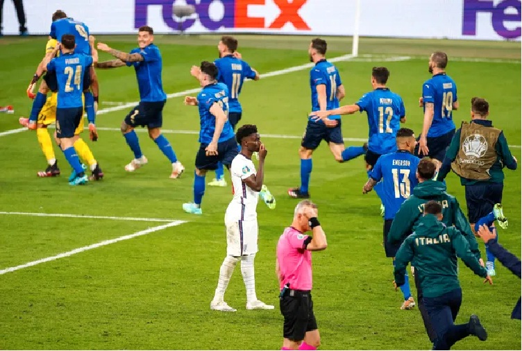 3 quả penalty hỏng ăn đã đưa chiếc cup vô địch EURO rời khỏi nước Anh.