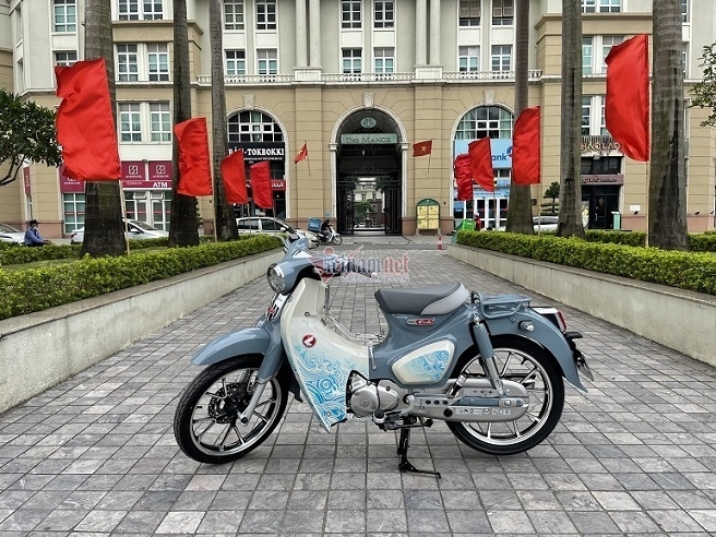 Honda Cub C125 có biển ngũ quý được ra bán với giá 400 triệu đồng tại Hà Nội (ảnh vietnamnet).