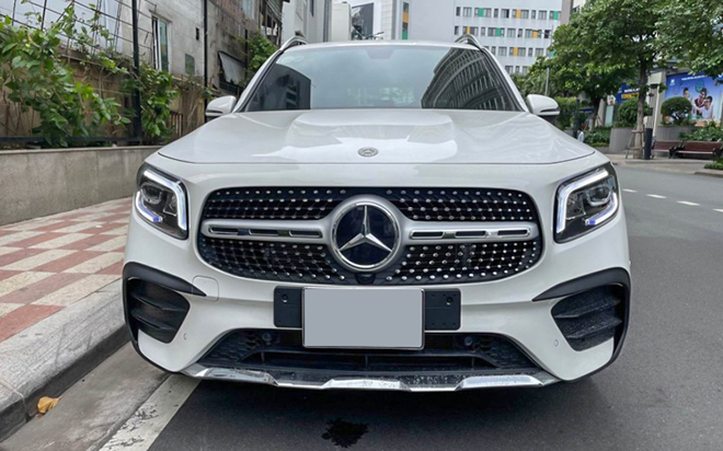 Mercedes-Benz GLB 200 AMG  "lướt" được rao bán với giá giảm khó tin