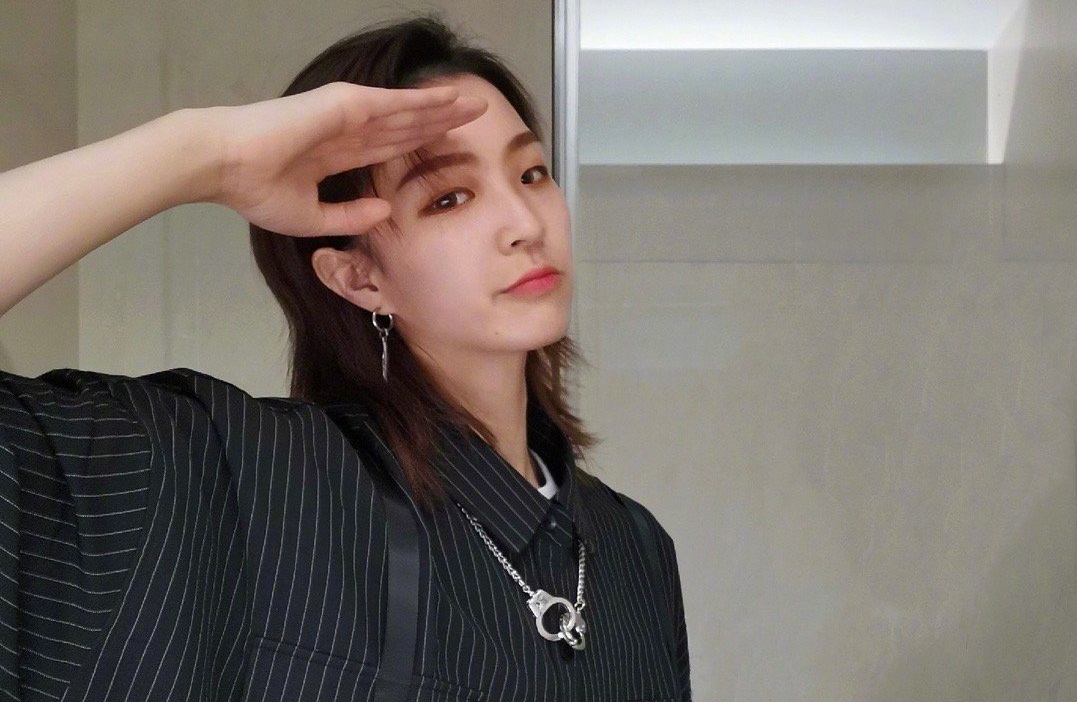 Gương mặt Olympic: Lưu Hâm - VĐV thể dục nhịp điệu gây bão xứ Trung với vẻ đẹp phi giới tính