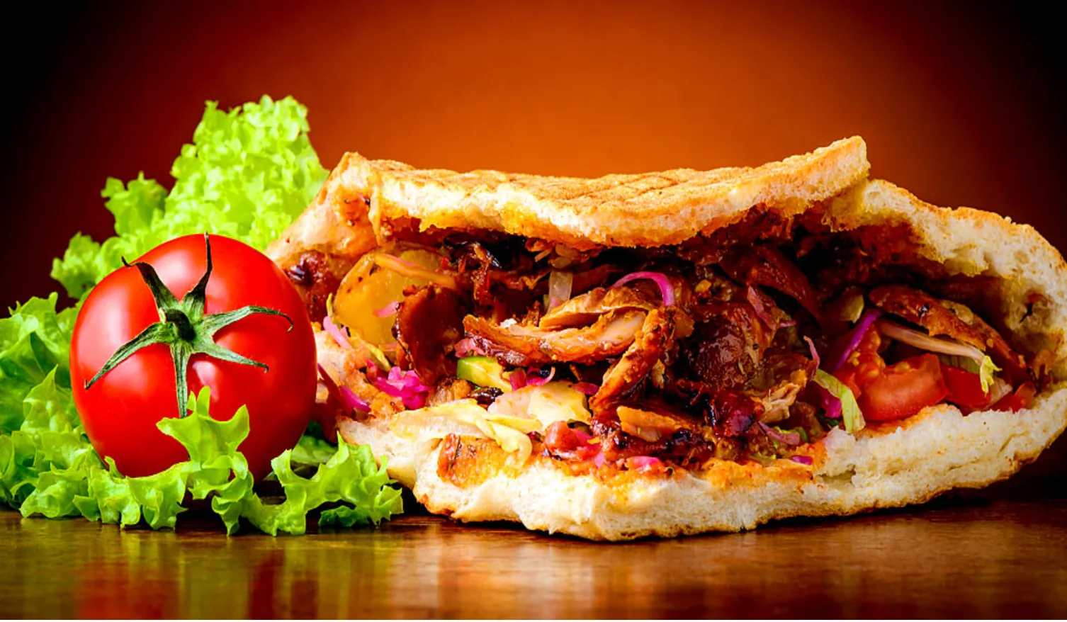 Mùa dịch bỗng nhớ Doner kebab - huyền thoại bánh mì Thổ Nhĩ Kỳ ghi dấu ấn sâu đậm tại Việt Nam - Ảnh 1
