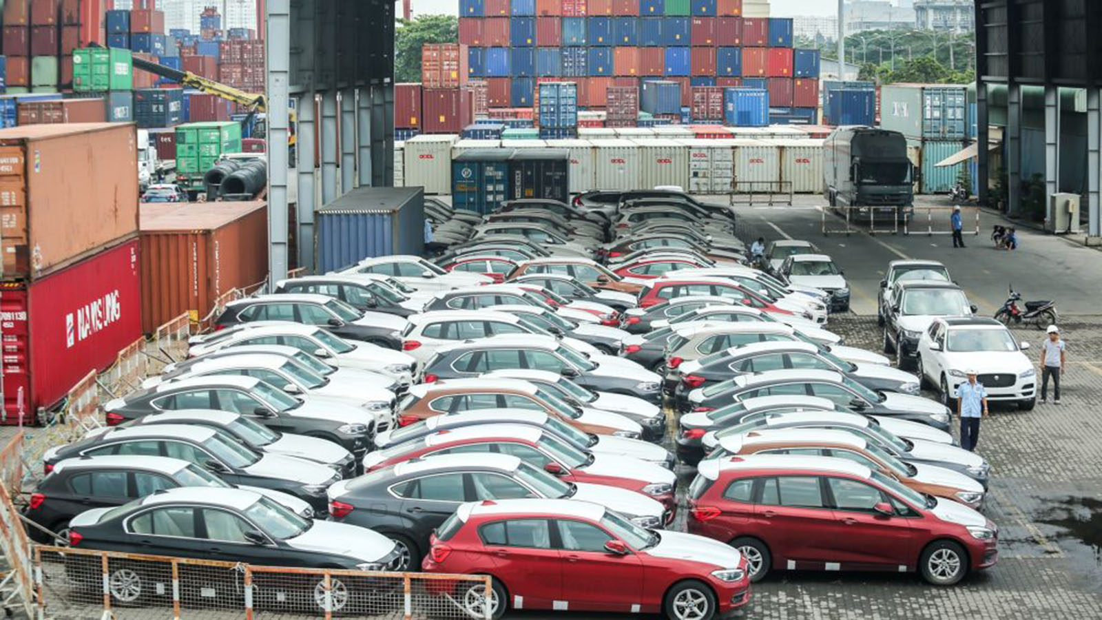Sau Indonesia, Nga mới là quốc gia có giá ô tô nhập vào Việt Nam thấp nhất