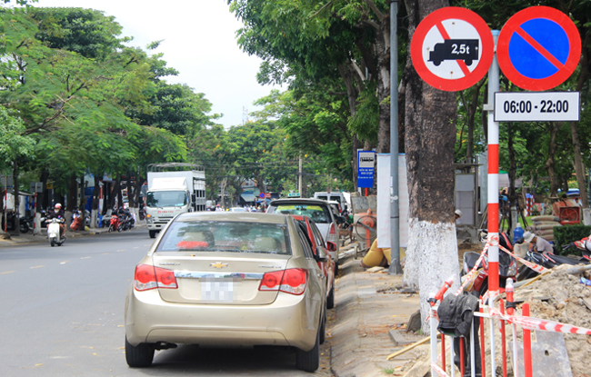 11 vị trí không có biển cấm đỗ ô tô nhưng đỗ vào là 'ăn biên bản'
