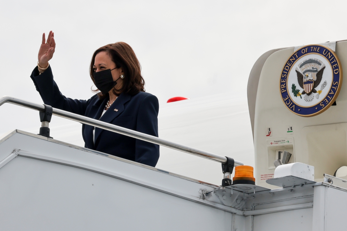 Kamala Harris là ai? Người phụ nữ gốc Á-Phi đầu tiên nhậm chức Phó tổng thống Hợp chủng quốc Hoa Kỳ - Ảnh 9