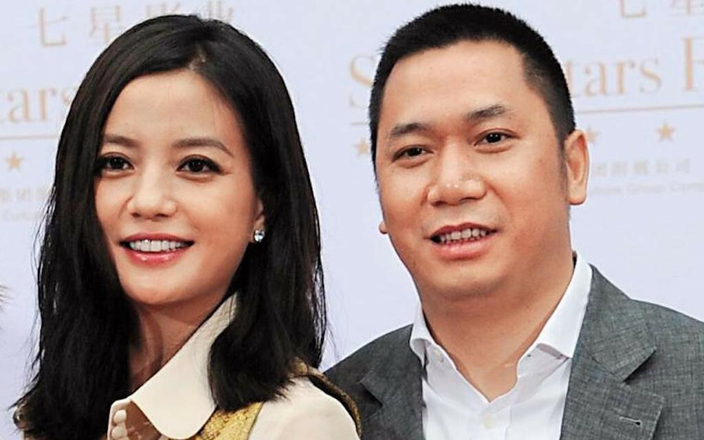 Vợ chồng Triệu Vy - Huỳnh Hữu Long.