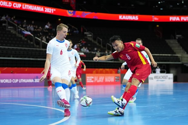 Các cầu thủ Việt Nam đã chơi kiên cường trước người Séc.