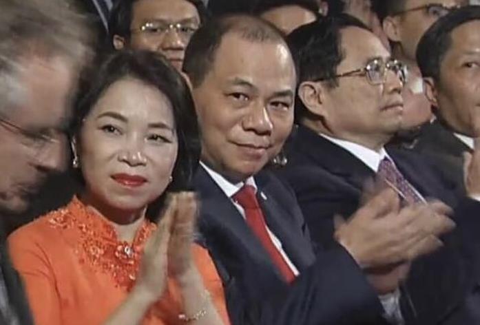 Hình ảnh hiếm hoi lộ diện bên cạnh nhau của đôi vợ chồng quyền lực nhất nhì Việt Nam: Phạm Nhật Vượng - Thu Hương.