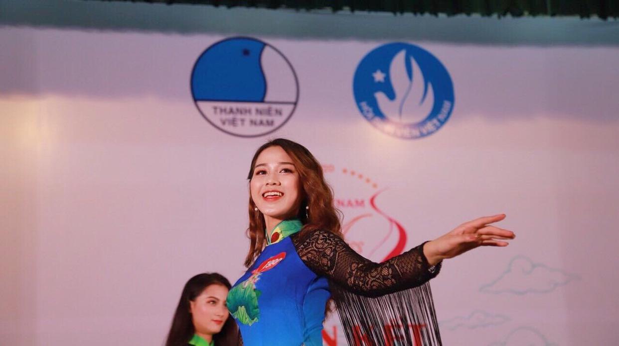 Đỗ Thị Hà trong đêm Bán kết khu vực miền Bắc cuộc thi HKSVVN 2020.