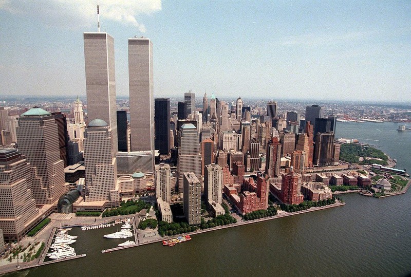 Hình ảnh tòa “Tháp Đôi” của Trung tâm Thương mại Thế giới (World Trade Center, WTC) trước khi bị đánh sập.
