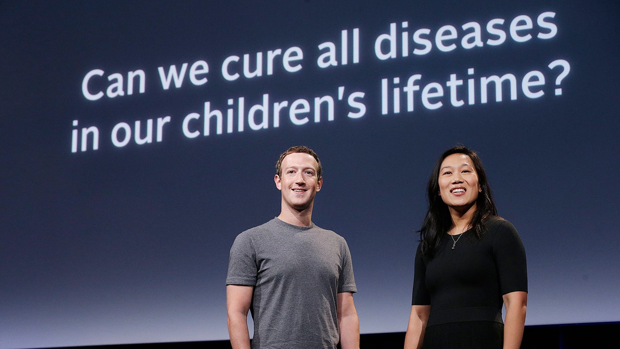 Mark Zuckerberg nói rất nhiều về việc ‘thay đổi thế giới’.