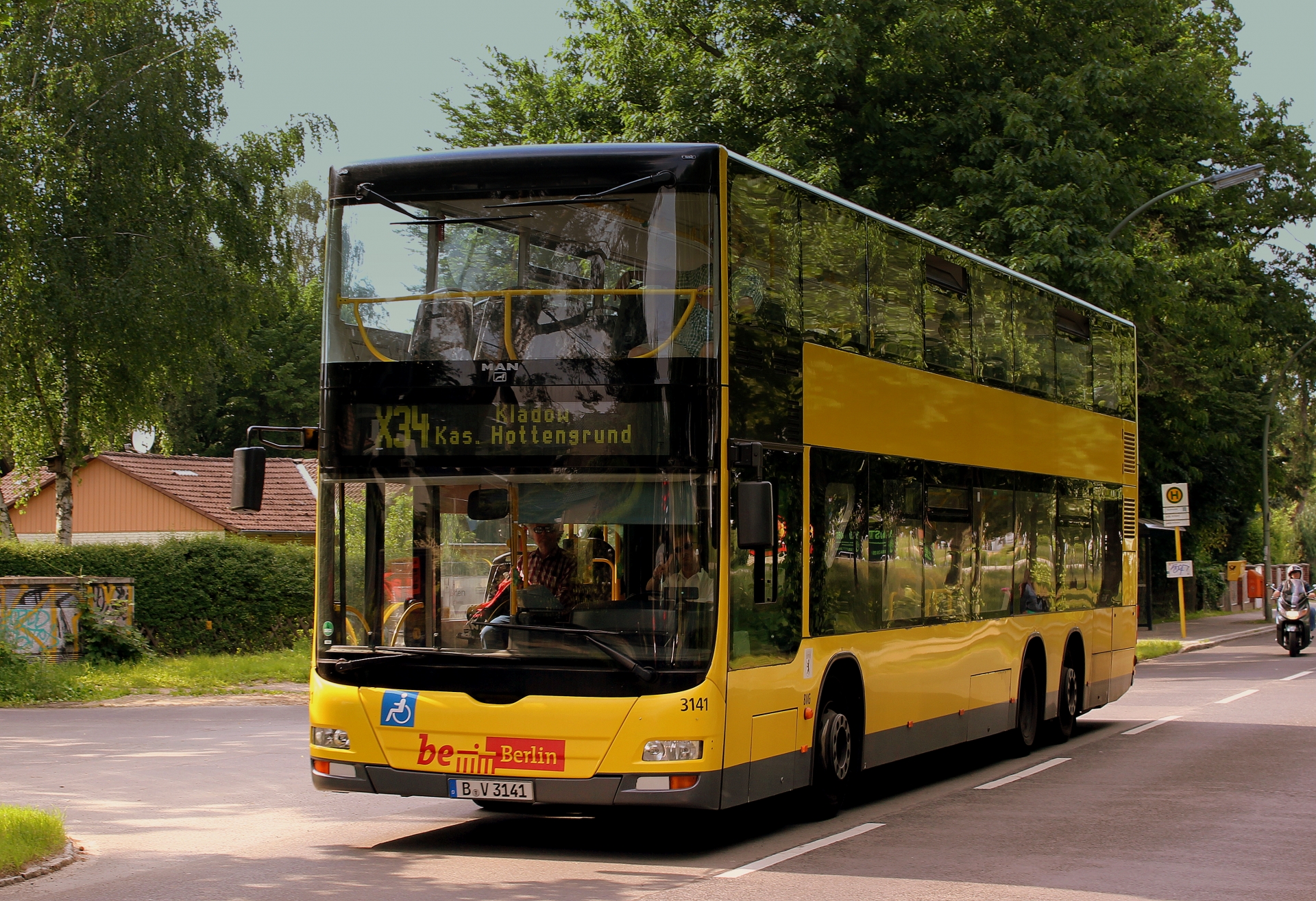 Người Đức ưu tiên các loại phương tiện công cộng hơn như xe bus, tàu điện, tàu hoả, đặc biệt là xe đạp.