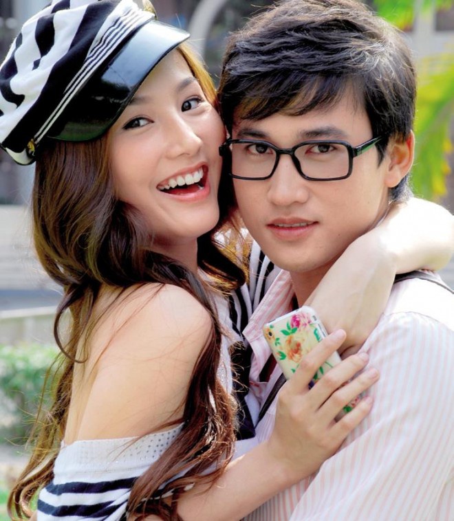 Diễm My 9x cùng Hà Trí Quang vào vai một đôi yêu nhau nhưng gặp nhiều trắc trở trong bộ phim truyền hình 'Dòng đời nghiệt ngã'.
