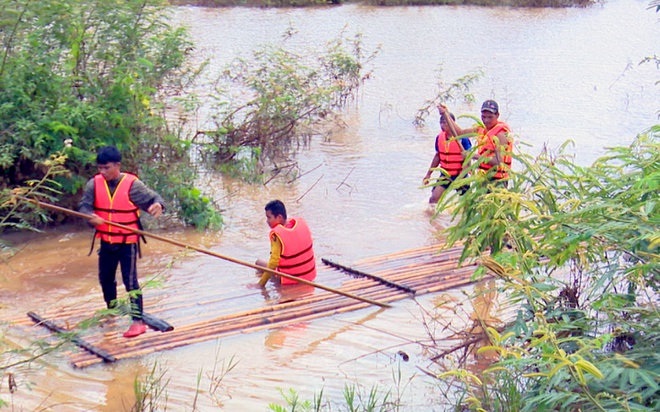 Bình Phước: Đã tìm thấy thi thể 2 người bị lũ cuốn trôi