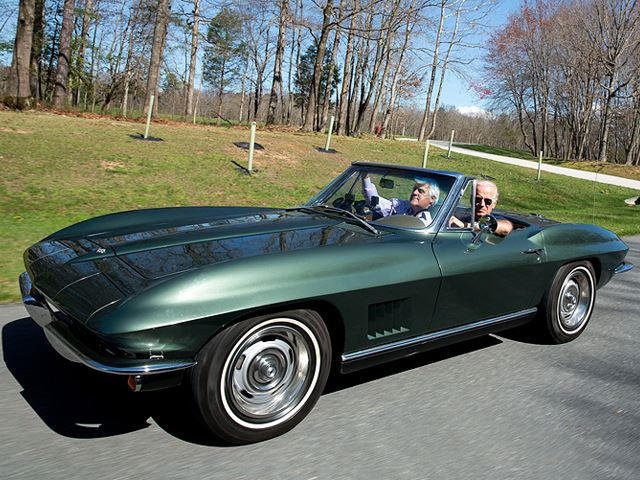  Joe Biden mê những mẫu xe tốc độ, đặc biệt là Corvette.