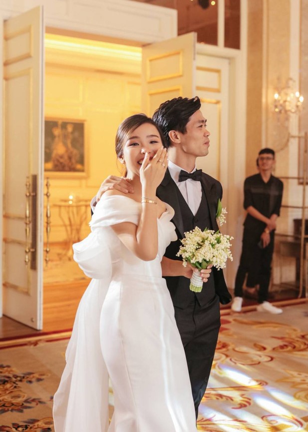 Đám cưới tại Sài Gòn của Công Phượng và Viên Minh sẽ diễn ra tại một khách sạn sang chảnh, nằm giữa trung tâm thành phố, cực riêng tư và được bảo mật tối đa.