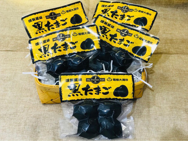 Đây là trứng gà đen loại 1, đặc sản của vùng Owakudani, Nhật Bản, chúng còn có tên gọi khác là 'trứng trường thọ'.