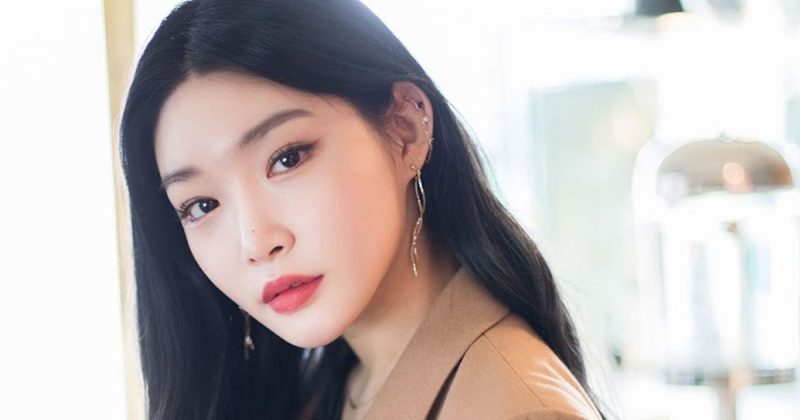 Ngôi sao thần tượng KPop Chungha xác nhận nhiễm Covid-19