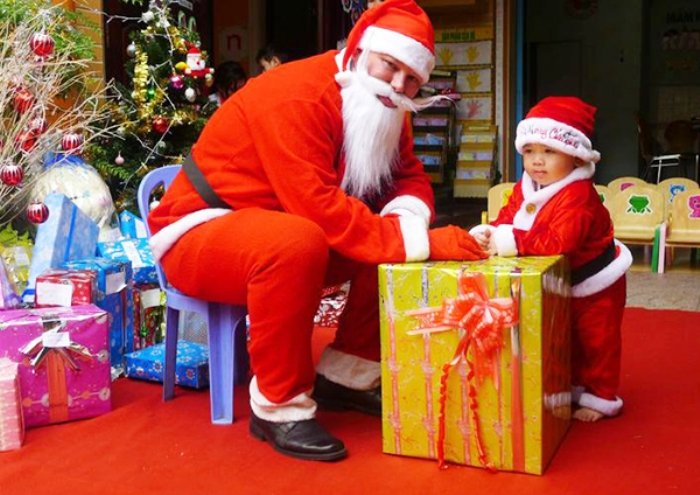 Những món quà Giáng sinh bị kiêng kị ở các nước trên thế giới - Ảnh 2