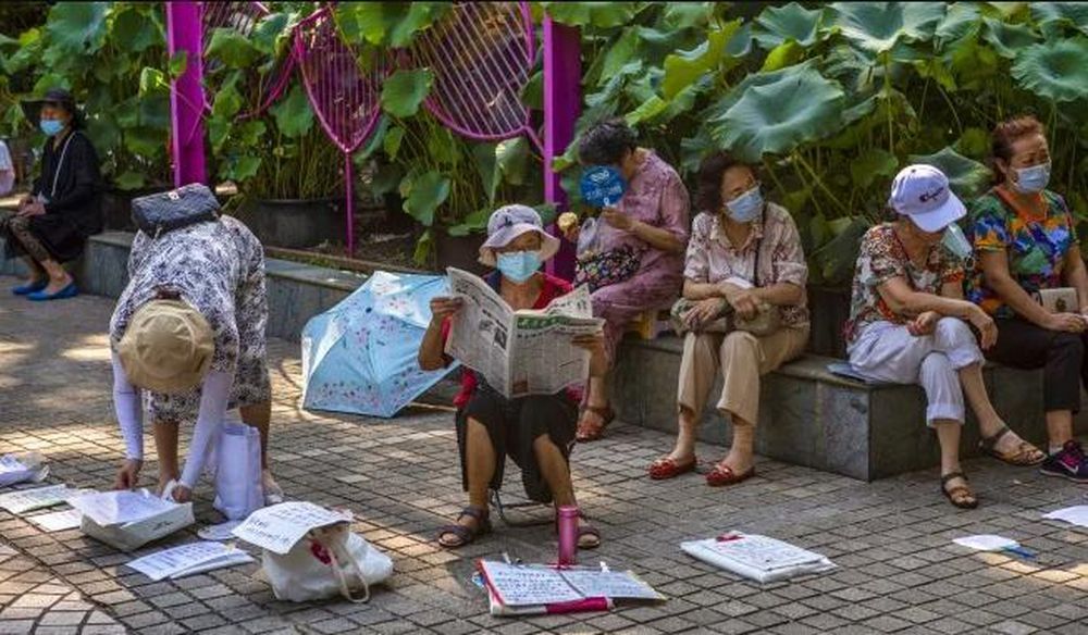 Những tập tục kỳ quặc cho người độc thân khắp thế giới