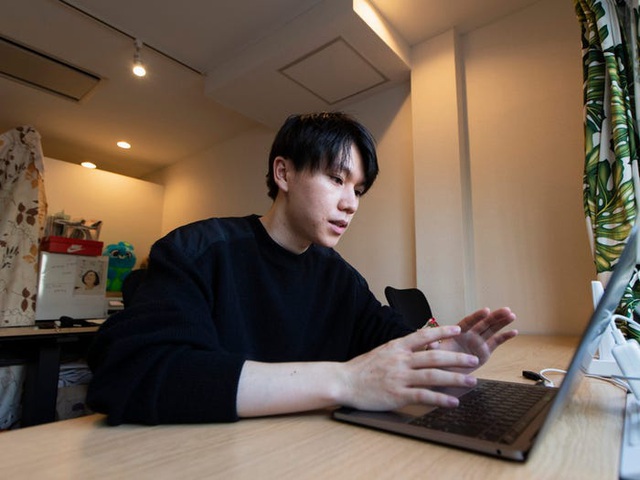 Anh Koki Ozora - người sáng lập trang web tư vấn trực tuyến nhằm phòng chống tự tử tăng cao.