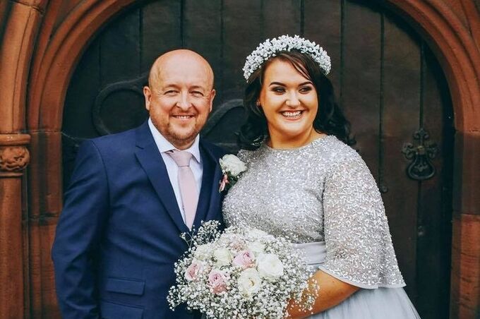 Cô gái giả vờ bị ung thư để lừa tiền làm đám cưới.