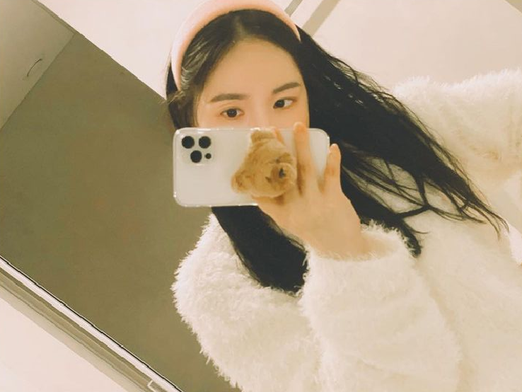 Bà xã Taeyang (Bigbang) dính tin đồn mang thai nhờ bức ảnh tự đăng