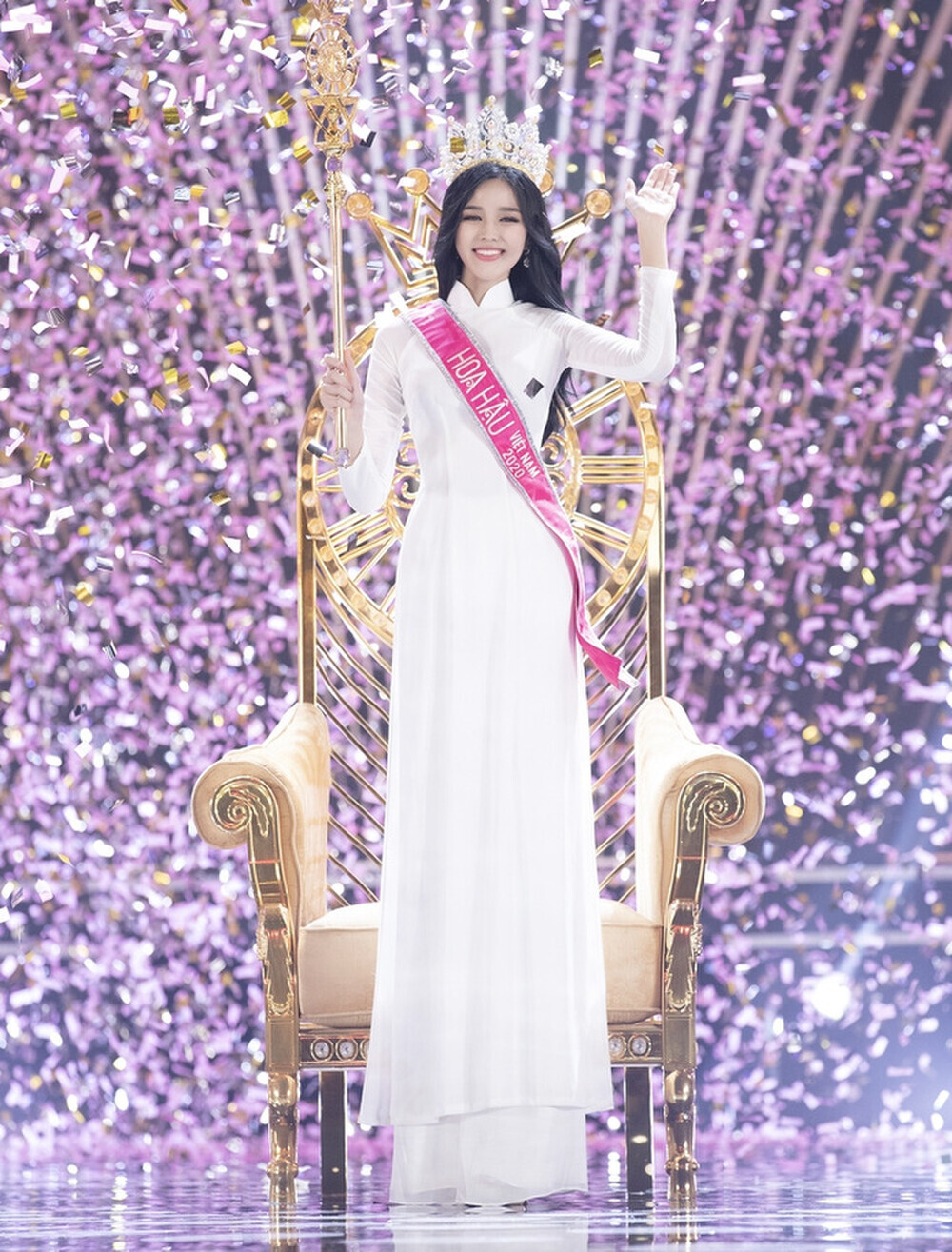 Nhan sắc của Đỗ Thị Hà từng gây tranh cãi khi đoạt vương miện đêm chung kết Hoa hậu Việt Nam 2020.