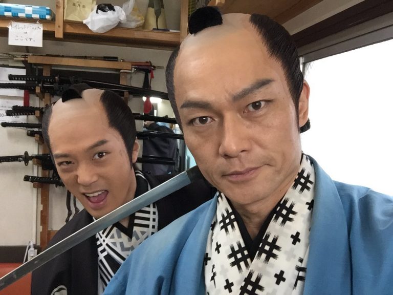 Những vai diễn hy sinh tạo kiểu tóc 'lạ' này mang lại nhiều khen ngợi từ khán giả dành cho các sao nam Nhật. 
